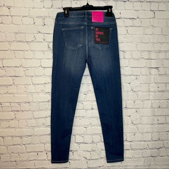 Celebrity Pink Mid Rise Skinny Ankle Jeans - Picture 4 of 6